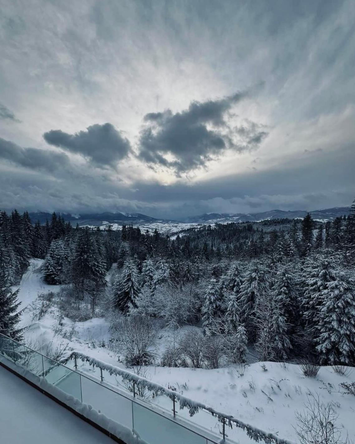 Hoch Land Hotel ยาบลูนิตซา ภายนอก รูปภาพ