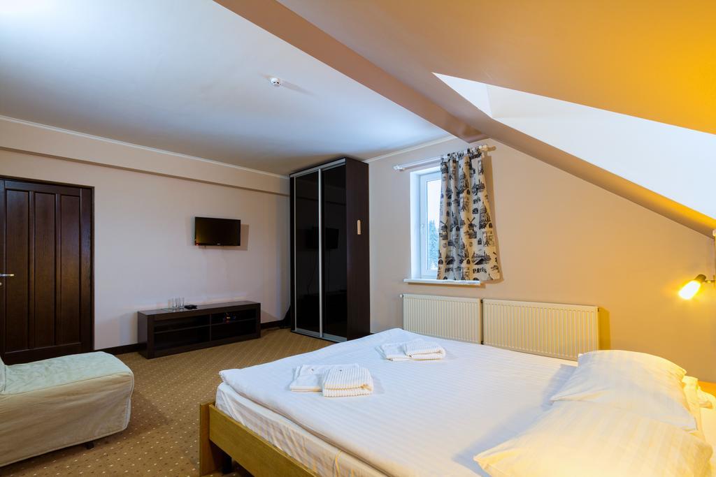 Hoch Land Hotel ยาบลูนิตซา ภายนอก รูปภาพ